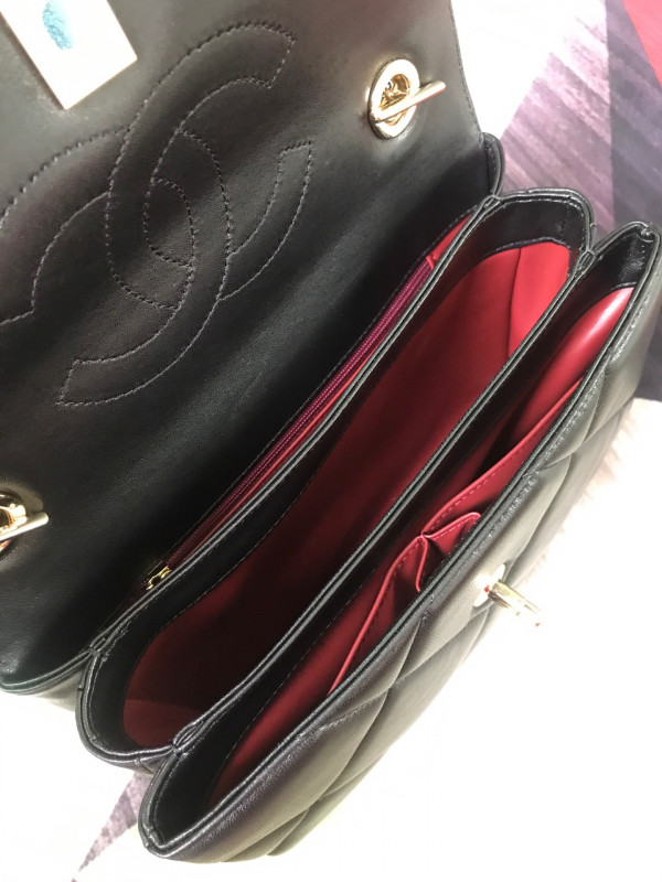 CL FLAP BAG WITH TOP HANDLE
