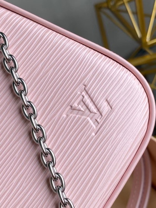 l**is V*t*n easy pouch on strap
