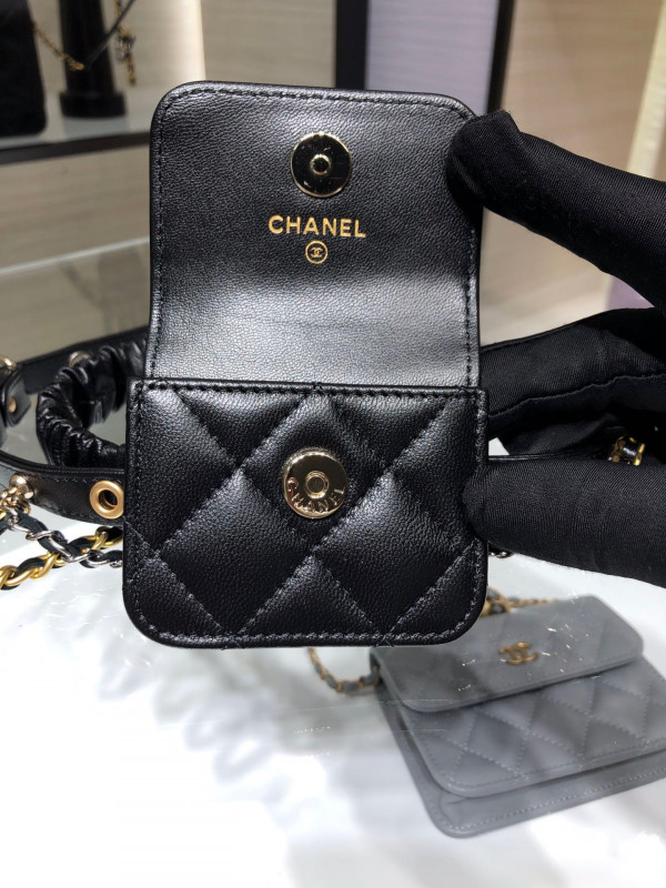 CL AIRPODS CASE