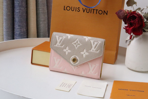 l**is V*t*n victorine wallet
