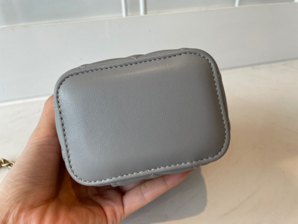 CL VANITY CASE