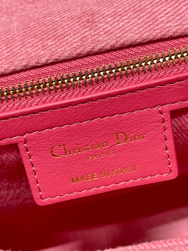 D*or medium D*or caro bag