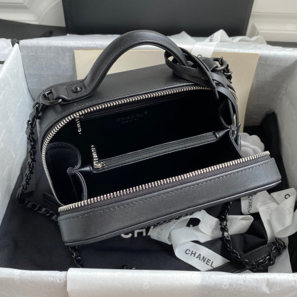 CL VANITY CASE
