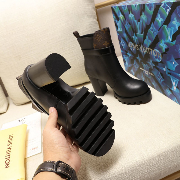 l**is V*t*n star trail ankle boot