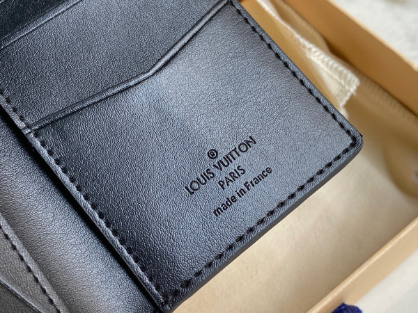 l**is V*t*n pocket organizer