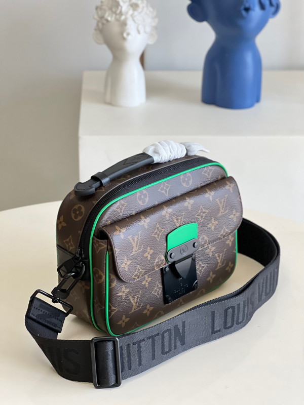 l**is V*t*n s lock messenger