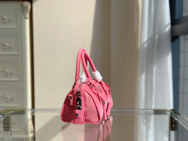 Pra*a re-edition 2005 nylon bag