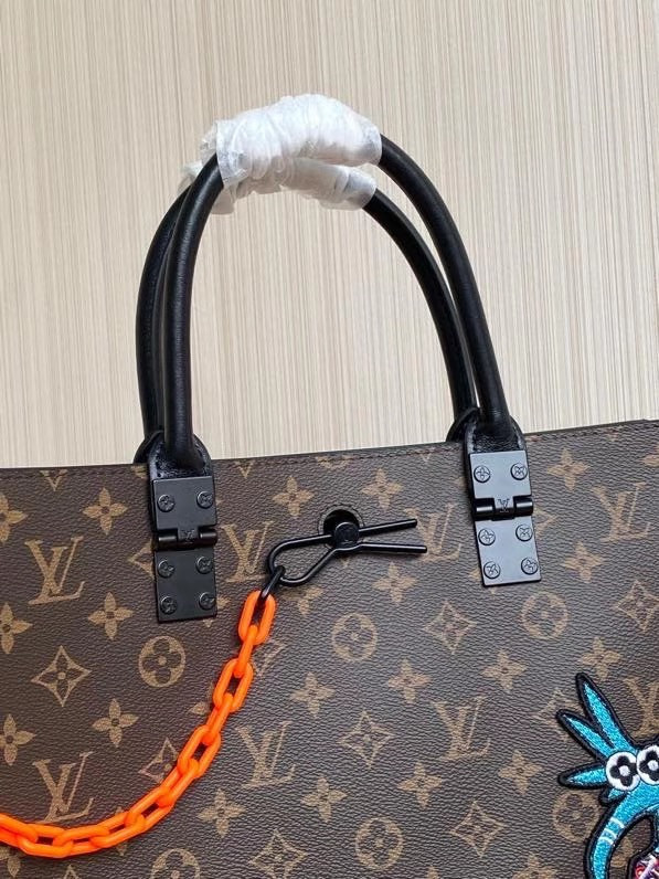 l**is V*t*n sac plat