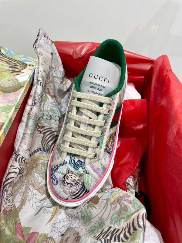 G*u*i tennis 1977 sneaker