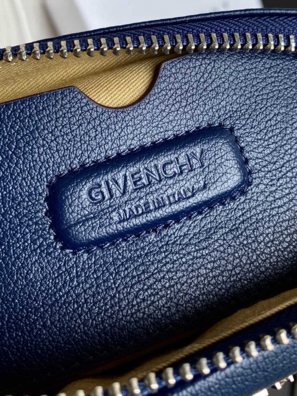 GIVENCHY NANO ANTIGONA