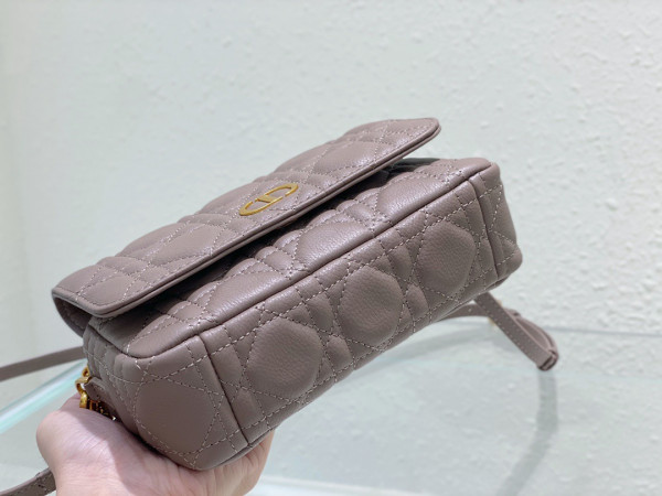 D*or caro pouch with chain