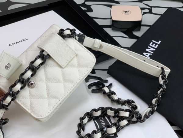 CL BELT FLAP CARD HOLDER