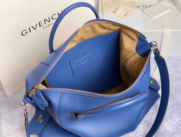 GIVENCHY ANTIGONA SOFT