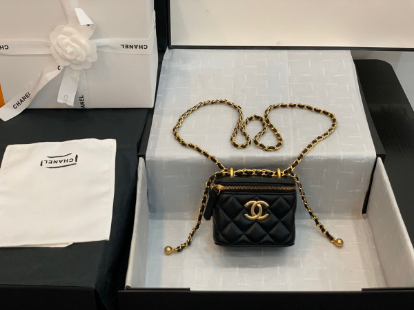 CL SMALL VANITY WITH CHAIN