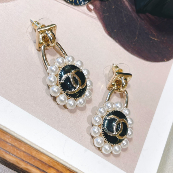 CL EARRINGS