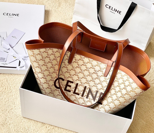 Ce**e medium couffin cuir triomphe