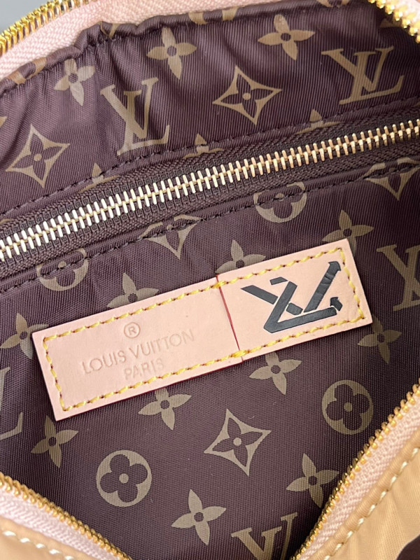 l**is V*t*n speedy bandouliÈre 25