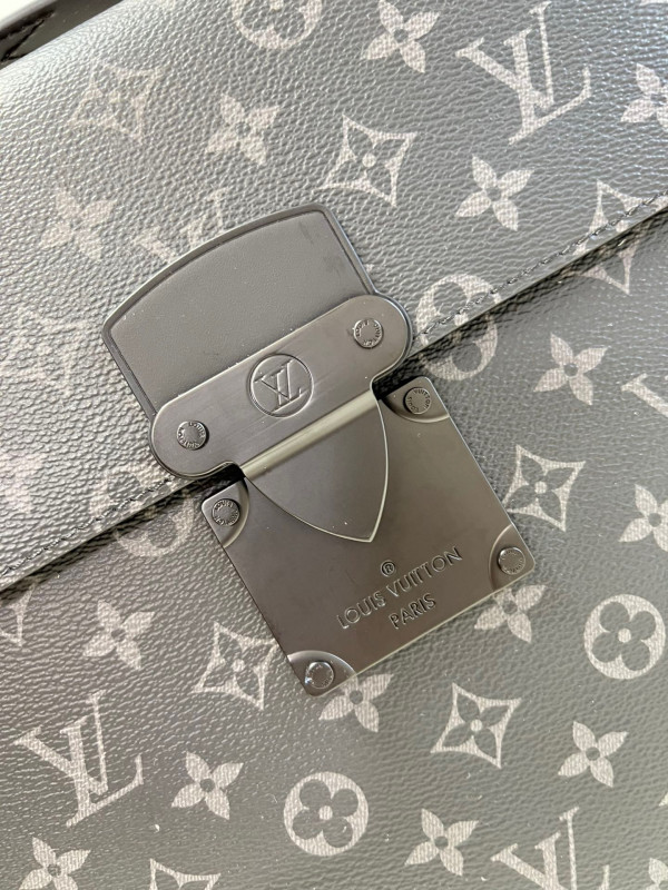 l**is V*t*n s lock briefcase