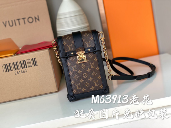 l**is V*t*n vertical trunk pochette