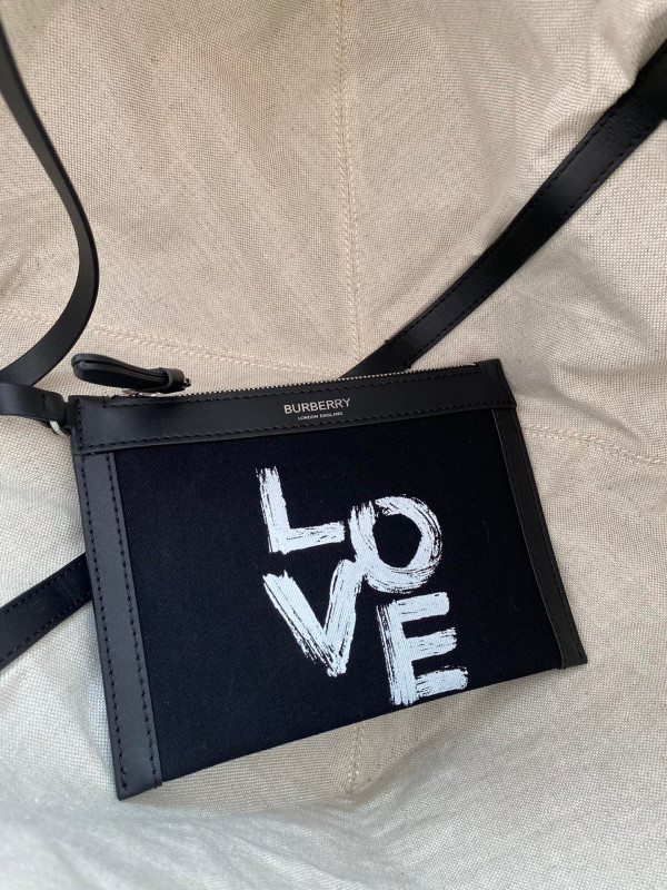B**rry beach tote