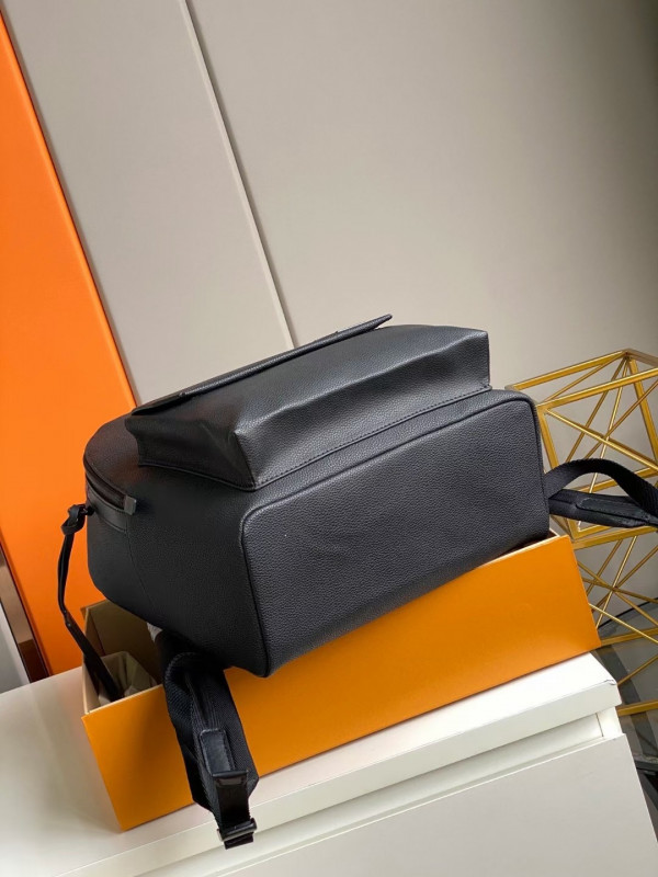 l**is V*t*n backpack