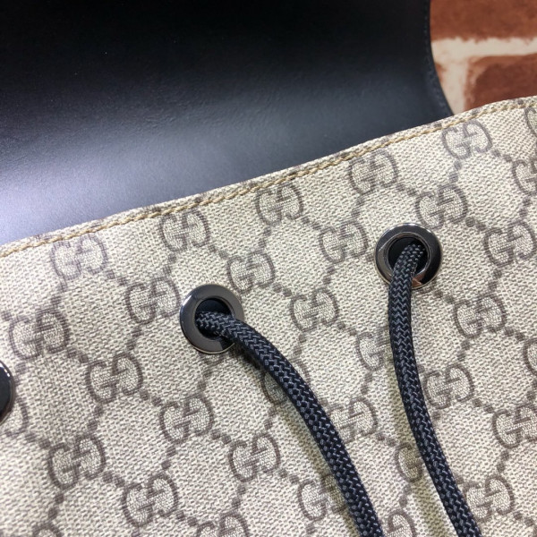 G*u*i backpack