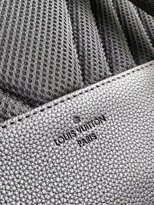 l**is V*t*n backpack