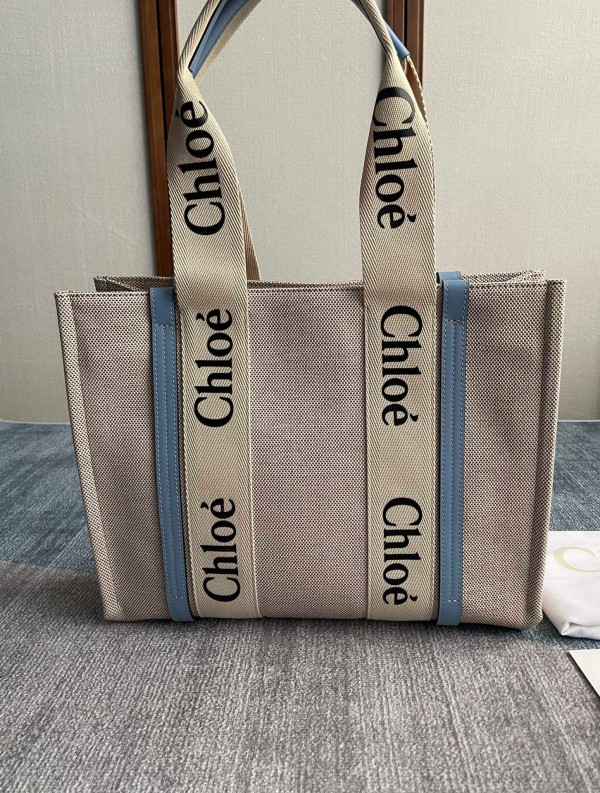 CHLOÉ MEDIUM WOODY TOTE BAG