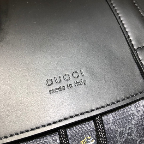 G*u*i backpack