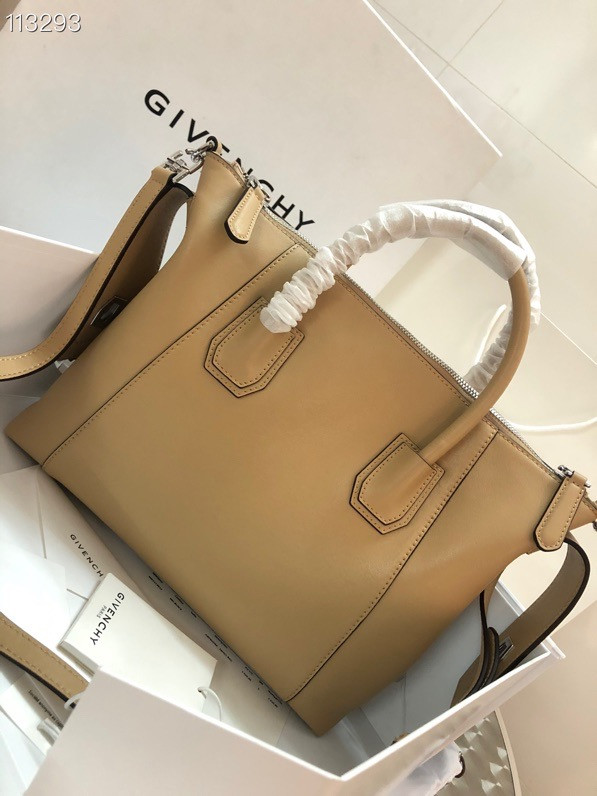 GIVENCHY ANTIGONA SOFT