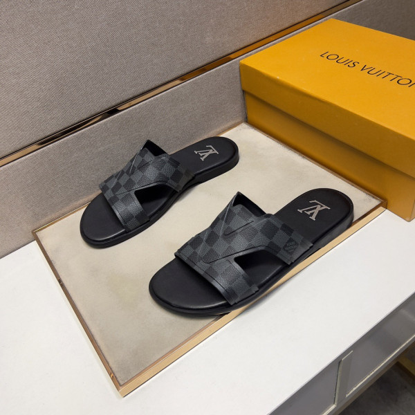 l**is V*t*n sandals