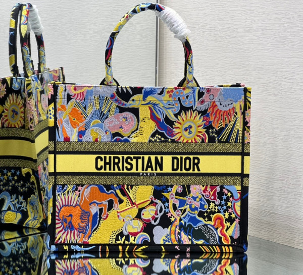 large D*or book tote