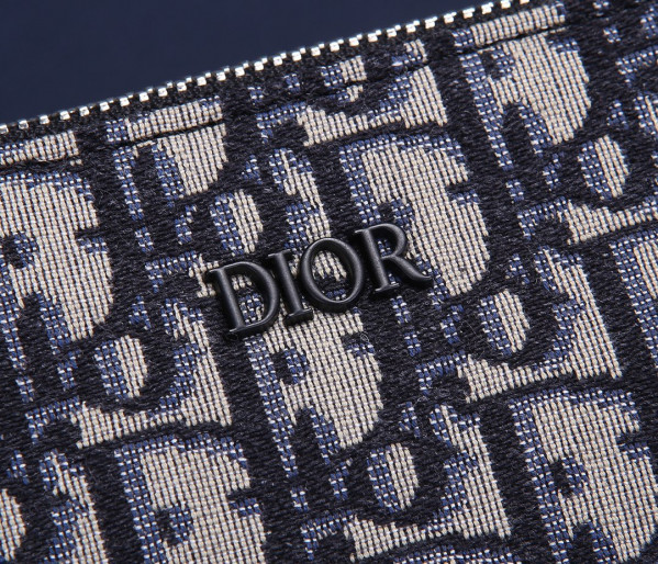 D*or pouch