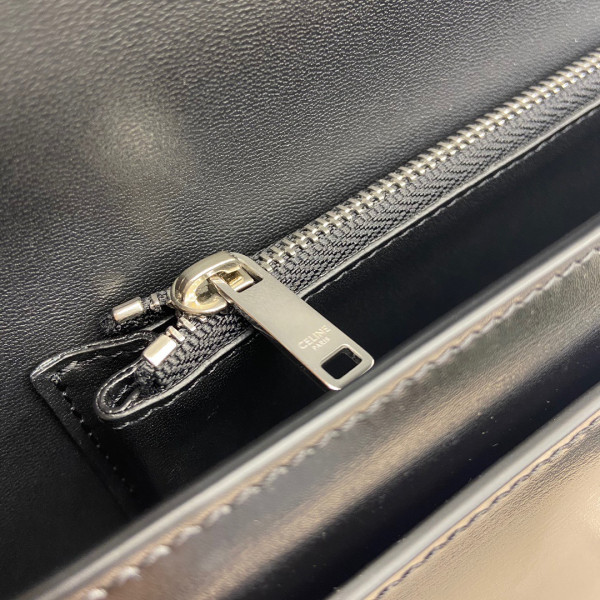 Ce**e chain bag triomphe