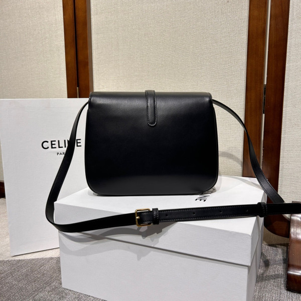 Ce**e medium tabou in smooth calfskin