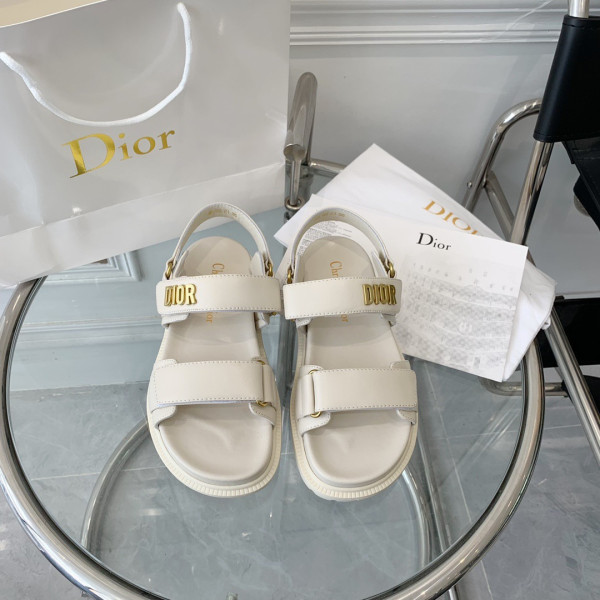 D*oract sandal