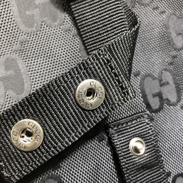 G*u*i off the grid duffle bag