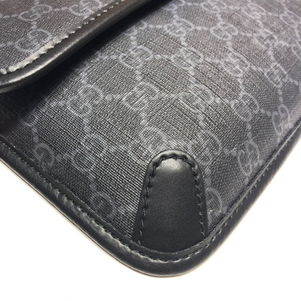 G*u*i gg black belt bag