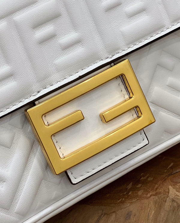 F**di baguette chain midi 397b98-24*14*7cm