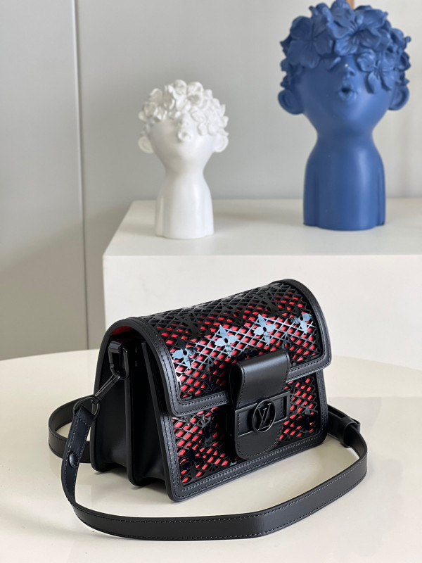 l**is V*t*n dauphine mini
