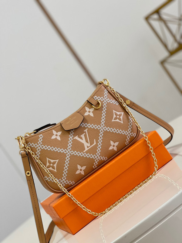 l**is V*t*n easy pouch on strap