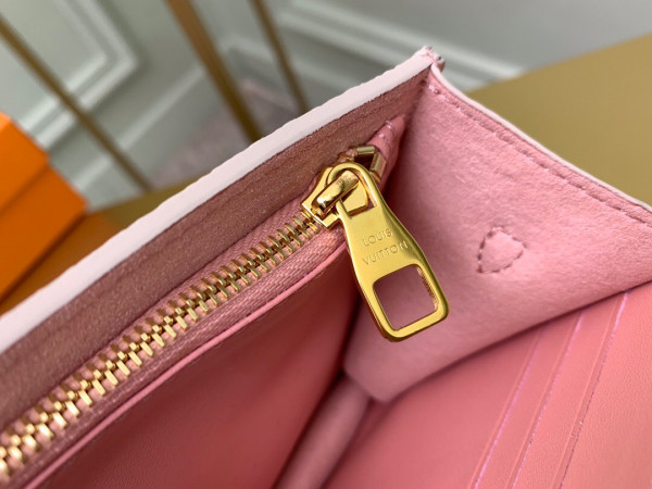 l**is V*t*n croisette chain wallet