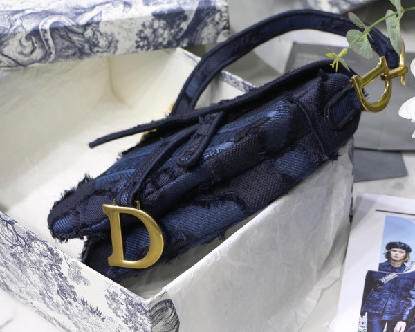 D*or saddle bag