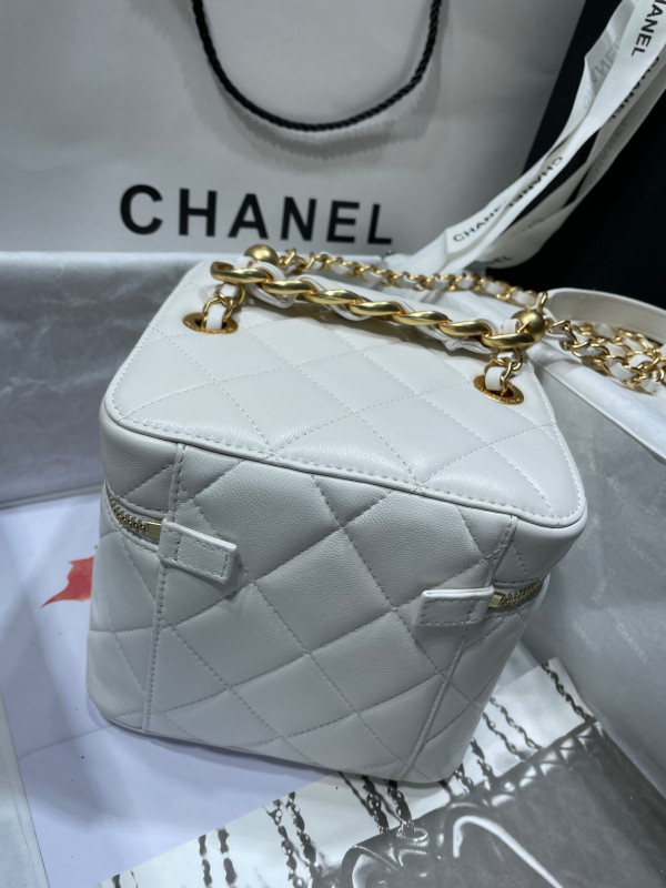 CL VANITY CASE