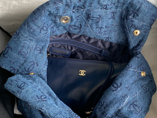 CL 22 SMALL HANDBAG