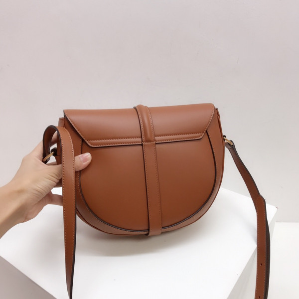 Ce**e besace 16 bag in satinated calfskin