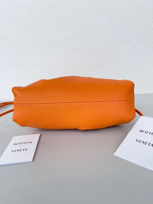 Bo*te*ga ve*ne*ta mini pouch