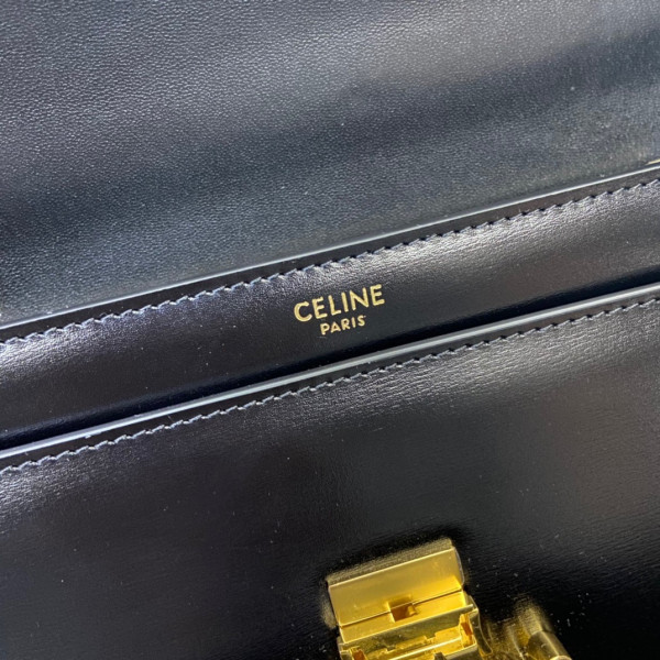 Ce**e chain bag triomphe