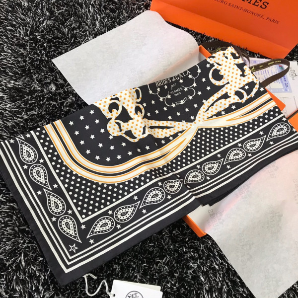 H**mes scarf