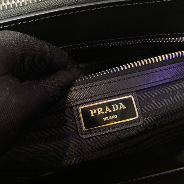 Pra*a galleria saffiano bag